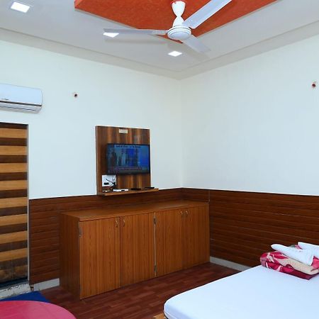 P P Lodging Mangvadi Buitenkant foto