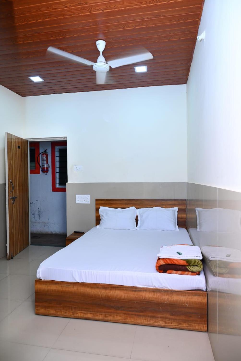 P P Lodging Mangvadi Buitenkant foto